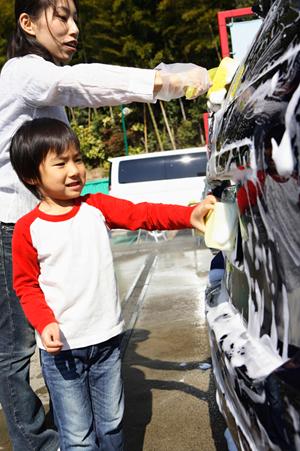 「車のラッピング費用を徹底解説！長持ちする美しさと価値を守るための最適選択」